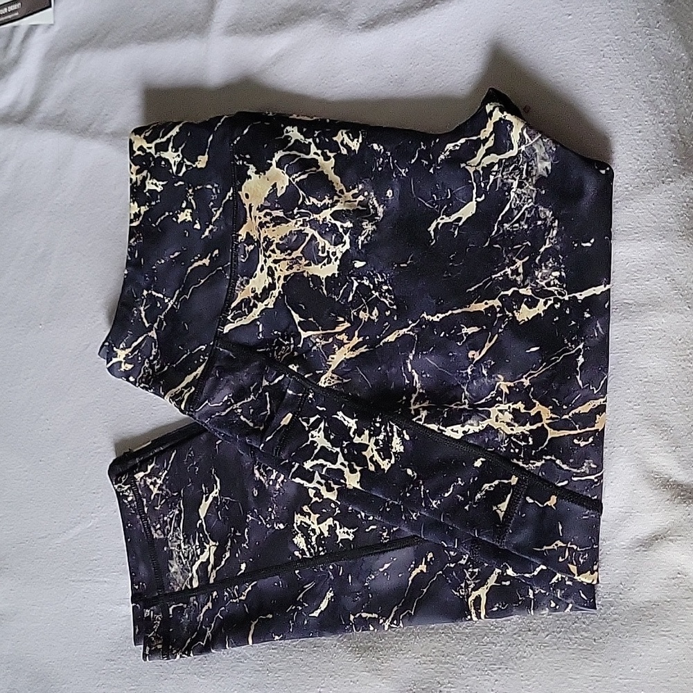 CVG marble capri leggings